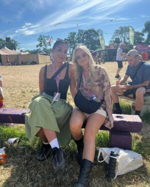 Grace Carter Instagram - GLASTONBURY ‘24 WOOWWWWW🤍💥🎉💘😫😆 a beautiful weekend with beautiful people