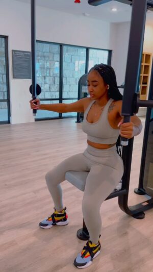 Grace Sol Instagram - “Embracing the journey, celebrating the progress. Transformation is more than just physical—it’s about strength, resilience, and self-love. #BodyTransformation #JourneyToHealth”

follow @iamgracesol