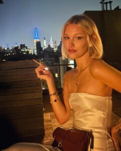 Actress Grace VanderWaal HD Instagram Photos and Wallpapers September 2024