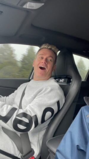 Grant Denyer Instagram - Peak solo Dadding. It took Mum attending witch school in London (becoming a Medium) for me to realise why they clearly love her more. 
Apparently being late, hungry and messy is very “skibity toilet”. And if u know what the hell that is, u know it’s not good. Bad Dad. “This is so Sigma” 🤷🏼‍♂️
I’m trying my hardest gang, I promise. Hang in there… we can do this 👊🏻 😳