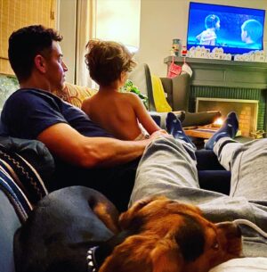 Greg Rikaart Instagram - 🚂 🎄❤️