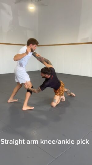 Gregor Gillespie Instagram - To all my wrestlers/grapplers out there: one simple tie up that most opponents will willingly hang out in, with LOTS of possibilities! #wrestling #jiujitsu #ufc