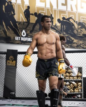 Gregory Rodrigues Instagram - All in good time ⏳

📸 @carolsilveira 

#ufc #ufcbrasil #robocop #mma