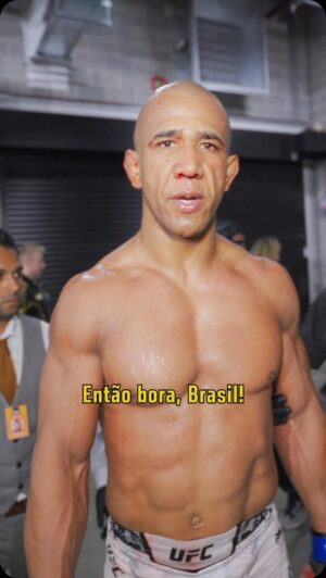 Gregory Rodrigues Instagram - É muito coração! Confira o recado do 🇧🇷 @gregoryRodriguesMMA após a vitória no #UFC304 👊 

[Ao vivo no @UFCFightPassBR | Assine no link do perfil]