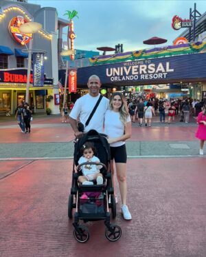 Gregory Rodrigues Instagram - Having a lot of fun today here in @universalorlando 
It’s so special moments like these with my family 🤍
I’m so blessed!!! God is good all the time!

#ufc #robocop #mma #ufcbrasil