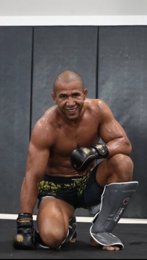Gregory Rodrigues Instagram - Get to know #KCFC and #UFC Middleweight fighter, @gregoryrodriguesmma 💥 

#KillCliffFC #KCFC #UFC #UFCFighter #MMA #MMAFighter #MMAFighters #Sparring #SparringSession  #MMACoach #KillCliff #Takedown