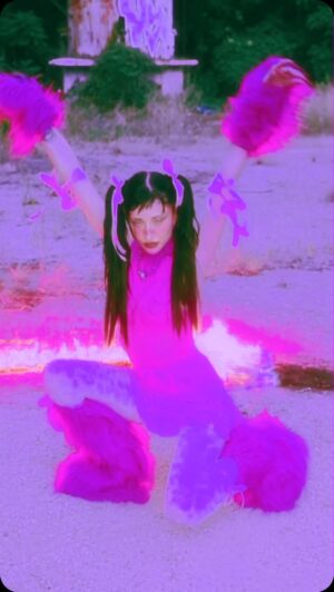 Greta Menchi Instagram - COLLANE ꒰˵☆ ᴗ ☆˵꒱ HYPER ✦ AFFILATE prod. by @ririchsam mezzanotte 🤭🩷