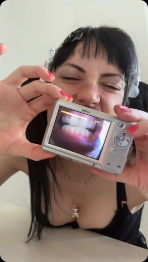 Greta Menchi Instagram - dentini balletti
