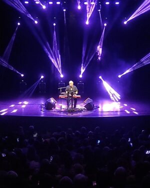 Guilherme Arantes Instagram - Alguns momentos que estive com vocês no primeiro semestre desse ano. Muito obrigado, pessoal! ❤
Em breve estarei de volta com mais shows e muitas novidades! Até já! 🎵

#GuilhermeArantes #GuilhermeArantesAoVivo
