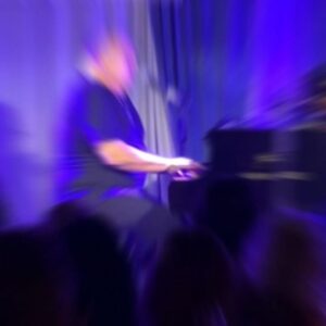 Guilherme Arantes Instagram - Obrigado, São Paulo! Foi uma temporada de casa cheia, 8 sessões ESGOTADAS, muitas histórias e muitas emoções com vocês durante todas essas noites no Blue Note SP ( @bluenotesp ).

Muito obrigado 🙏 e até breve! 🎹🎵

#GuilhermeArantes #GuilhermeArantesAoVivo #BlueNote #BlueNoteSP #SaoPaulo