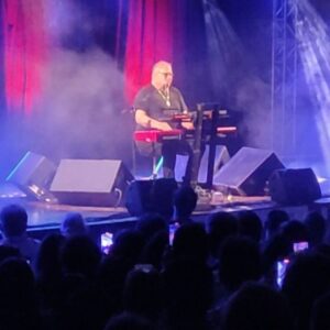 Guilherme Arantes Instagram - Foi um final de semana repleto de shows muito especiais, fechando a temporada deste primeiro semestre aqui no Brasil.

Muito obrigado a todos que estiveram comigo neste final de semana em Recife (PE), Leme (SP), Botucatu (SP) e em todas as outras cidades por onde passei durante essa temporada.

Essa semana embarco para a Espanha para dar andamento à criação de meu novo trabalho.

Retorno ao Brasil no segundo semestre com muitas novidades e muitos shows!

Até breve!

#GuilhermeArantes #GuilhermeArantesAoVivo #Recife #Leme #Botucatu