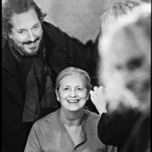 Guillaume Gallienne Instagram - Claude Mathieu, Mareine, Madame la Doyenne, la seule actrice française qu’on appelle Madame, comme les reines justement, merci pour tout! ❤️😘❤️ Vive la Troupe de @comedie.francaise.officiel merci @jeanlouis.fernandez pour ces magnifiques photos !
