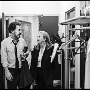 Guillaume Gallienne Instagram - Claude Mathieu, Mareine, Madame la Doyenne, la seule actrice française qu’on appelle Madame, comme les reines justement, merci pour tout! ❤️😘❤️ Vive la Troupe de @comedie.francaise.officiel merci @jeanlouis.fernandez pour ces magnifiques photos !