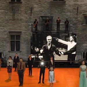 Guillaume Gallienne Instagram - A tout à l’heure 17:00 avec les contes pour enfants : « Le géant égoïste » et « Le prince heureux » d’Oscar Wilde et à 20h30 avec Les Damnés, la captation du Palais des Papes au festival d’Avignon en 2016. @comedie.francaise.officiel with @get_repost
・・・
[LA COMÉDIE CONTINUE !]
Programme du jour : 14 avril 2020
16h05 : « Le 4h de Ragueneau : Alexandre Pavloff »
16h10 : « Les comédiens repassent le bac français : Laurent Stocker » 16h40 : « Où suis-je, qu’ai-je fait, que dois-je faire encore ? Alison Hornus, régisseur assistante » 17h00 : « Les acteurs parlent aux enfants : Guillaume Gallienne » 18h00 : « Le Foyer des comédiens - Mon alexandrin préféré : Coraly Zahonero »
18h05 : « Le Foyer des comédiens - L’Enfance de l'art : Gaël Kamilindi »
18h10 : « Le Foyer des comédiens - La cuisine de l’acteur : Michel Vuillermoz »
18h30 : Grenier des maîtres Ivo van Hove. Entretien mené par Laure Adler  19h50 : « Urgence à vous remercier : Stéphane Varupenne » 20h15 : « Ce que j'emporterais sur une île : Elsa Lepoivre »
20h25 : « Welcome Marina Hands » 20h30 « Les Damnés »  d’après le scénario de Luchino Visconti, Nicola Badalucco et Enrico Medioli – mise en scène Ivo van Hove
Capté dans la Cour d’honneur du Palais des Papes au Festival d’Avignon 2016.
À l’issue de la représentation : « Derrière le rideau : Les Damnés » : Elsa Lepoivre, Didier Sandre, Christophe Montenez, Loïc Corbery

#ensembleàlamaison
#culturecheznous
#lacomediecontinue