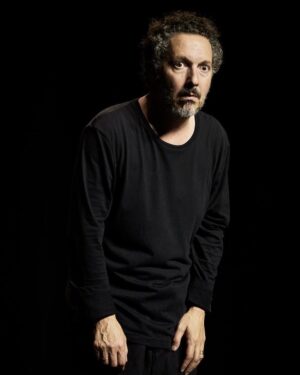Guillaume Gallienne Instagram - Retrouvons-nous sur la scène du Théâtre-Sénart à partir de mardi pour 4 représentations à 20H30 de François, le saint jongleur. A demain !