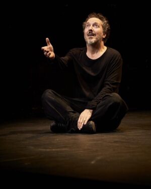 Guillaume Gallienne Instagram - Si vous le voulez bien, donnons-nous rendez-vous du 16 au 21 novembre à anthéa, Antipolis théâtre d’Antibes pour 7 représentations de François, le saint jongleur.