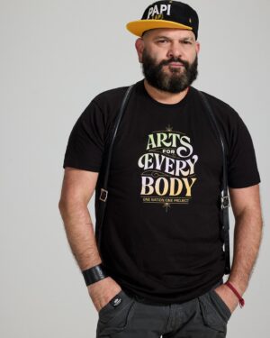 Guillermo Díaz Instagram - Arts are healing.
Arts are essential.
Arts are for everybody.
@artsforeverybody is a new campaign highlighting how the Arts can lead to healthier people & communities-I’m honored to be a part of it.
📷: @msayles