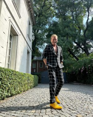 Guillermo Pfening Instagram - Presentación de #Planners 5 de Mayo solo por @starplusla .  Lookete @secndly ❤️ .  Mono @sadaels Zapatos @terriblenfant  Gracias por esta maravillosa experiencia @mcelestia @gonzalovalenzuelaoficial @letisiciliani @marcosmontesw @baronedan @barbara.diez @lopatiniluminacion @martabetoldi y felicitaciones al este equipo maravilloso.