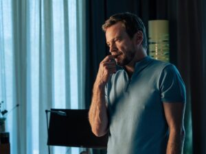 Guillermo Pfening Instagram - ERIK #bienvenidosaedén 21 de abril @netflixes .