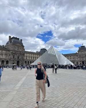 Gül Gölge Instagram - Paris is always a good idea🥂
