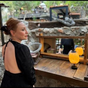 Gülçin Santırcıoğlu Instagram - Kaş'ta bu kadar özel bir mutfak ve büyüleyici ortam.. Zeytin ağaçlarının altında bu lezzet.. Usta şef Simge bu nasıl bir menü...@ci.neocucina @tolga_manacioglu @simgeselsey