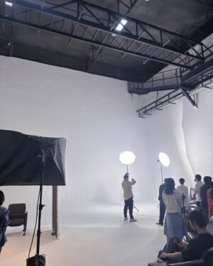 Gun Napat Na Ranong Instagram - No Spoiler ver. of #thehellguard #คุณยมทูต👹 Poster shooting day 😝
@harikarn_s