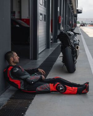Guy Martin Instagram - Rest like a lion. Prepare like a champion.

A day at Misano with @guymartinofficial. Incredible memories, part of the journey. 🔻
#dainese