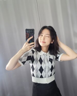 Ha Yul-Ri Instagram - 🖤