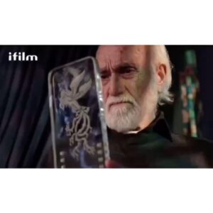 Habib Esmaili Instagram - حسین ملکی وسخن از مرگ  متاسفانه دراولین روز کاری پس ازتعطیلات نوروزی یکی از هنرمندان شریف وخودساخته که هیچ زمانی رنگ عوض نکرد وبقول معروف از دل  وجنس بچه های بامعرفت سینما بود را ازدست دادیم.  حسین عزیز در هر فیلم وهر محفل دوستانه که حضور داشت گرمابخش وشادی آفرین بود ،  به فیلم فوق دقت کنید روانشاد حسین ملکی مدیرفیلمبرداری باسابقه ، عکاسی حرفه ای وبازیگری دوستداشتنی و مرد همیشه خندان سینما وقتی از مرگ‌ سخن می‌گوید خنده ازلبانش محو‌نمی شود وبا آغوش باز  از مرگ استقبال می‌کند افسوس ، افسوس و. و. درگذشت این عزیز هنرمند را بخانواده گرامیشان ، دوستان ، همکاران واهالی سینما تسلیت میگویم روحش شاد و با خاطره های شیرینی که از او‌داریم یادش همیشه گرامی