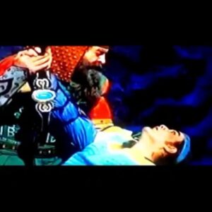 Habib Esmaili Instagram - کاظم هژیر آزاد عزیز در نمایش رستم وسهراب  درنقش رستم که پیکر فرزند بی جانش  سهراب  را در آغوش دارد وچه سخت ‌و دشوار که  در زندگی واقعی ویروس منحوس کرونا جان فرزند جوان وهنرمندش ( آرمان) راگرفت ، مصیبت بزرگیست خدا صبربده لعنت به کرونا ، تسلیت به هنرمند عزیز کاظم هژیر آزاد ، همسر محترم  وخانواده گرامیشان روح آرمان عزیز در آرامش وشادباد#انجمن_بازیگران_خانه_تئاتر #کاظم_هژیر_آزاد _خانه_تئاتر