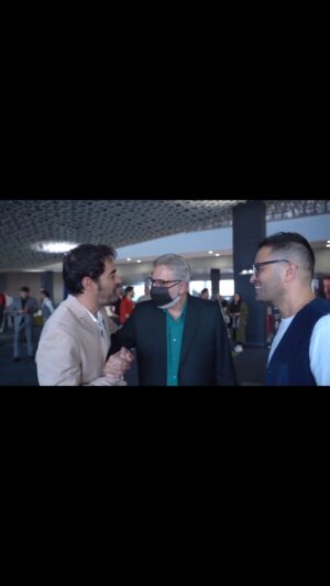 Habib Esmaili Instagram - "شین" در سینمای ایران منحصربفرد و متفاوت است

هنرمندان سینمای ایران از "شین" گفتند

بازیگران فیلم سینمایی "شین" و تعدادی از مهمانان نمایش این فیلم در پردیس چارسو، برای مخاطبان، از این فیلم متفاوت سینمای ایران گفتند. 

#میثم_کزازی
#آتش_تقی_پور 
#فخرالدین_صدیق_شریف
#افسانه_ناصری
#حسین_عابدینی 
#لادن_مستوفی
#علیرضا_امینی
#مستانه_مهاجر
#نیما_رئیسی 

"شین"  به کارگردانی میثم کزازی و تهیه‌کنندگی شهاب حسینی را روی پرده سینماهای سراسر کشور تماشا کنید

@sevenskies.co
@meysam__kazazi
@sheenmovie