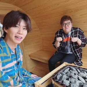 Hajime Shacho Instagram - ちょっと前に親分がウチに遊びにきて、家に作ったサウナの「ヒノキの香りが最高だねえ…」って言ってた😎笑