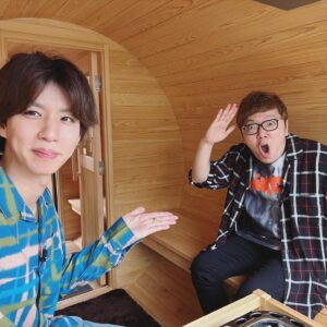 Hajime Shacho Instagram - ちょっと前に親分がウチに遊びにきて、家に作ったサウナの「ヒノキの香りが最高だねえ…」って言ってた😎笑