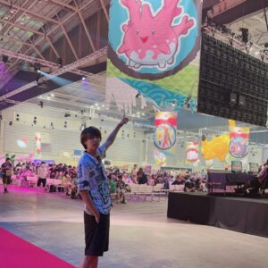 Hajime Shacho Instagram - 横浜でポケモンの世界大会が開催してます！
横浜がポケモンで染まっててかわいすぎた…
1番好きなポケモンはピチューです

#ポケモンwcs2023
