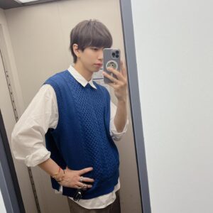 Hajime Shacho Instagram - 最近黒髪にしたので服を清楚に振舞ってます🐶✨

竹内さんありがとうございます！
@shiny629