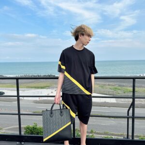 Hajime Shacho Instagram - 統一イエローライン⚡️
お家の屋上は景色が良いけど風が強過ぎる🌪

#fendi