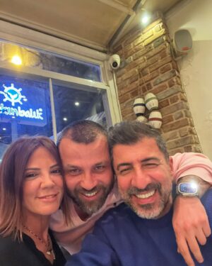 Hakan Bilgin Instagram - Bazen kan bağın olmasada kardeşim dersin , abiliğin hakkını verirsin…derdi ile dertlenir, üzülür , çözüm bulmaya çalışırsın , kızarsın , kalbin sıkışır , anlatamazsın , kavga edersin, istemezsin insanlar onu yanlış anlamasın diye konuşursun konuşursun konuşursun , yılmazsın….tam 6 sene olmuş , neler yaşadık neler, film olsa abartıyosun derler ,sonu güzel olsun kardeşim ,yolun açık olsun , iyilikle görüşelim …. @nyburak