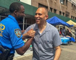 Hakeem Jeffries Instagram - Together with the community at National Night Out Against Crime in Bedford Stuyvesant and East New York 🙌🏾✊🏾🙌🏾