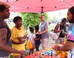 Hakeem Jeffries Instagram - Together with the community at National Night Out Against Crime in Bedford Stuyvesant and East New York 🙌🏾✊🏾🙌🏾