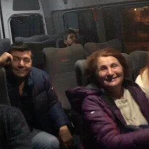 Hakkı Ergök Instagram - #leenaneninguzellikkralicesi bu akşam saat 20’de Mersin Yenişehir Kültür Merkezi’nde @hasanozkayaorg @ruchancaliskur @sumruyavrucuk @serdaryegin #tiyatro #mersin #yaşasıntiyatro #mersinyenişehirkültürmerkezi