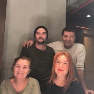 Hakkı Ergök Instagram - LEENANE’nin GÜZELLİK KRALİCESİ bu akşam 20.30’da BALIKESİR AVLU KÜLTÜR MERKEZİNDE #balıkesir #avlulültürmerkezi #hasanözkayaorg @ruchancaliskur @sumruyavrucuk @serdaryegin