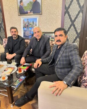 Halil İbrahim Kalaycıoğlu Instagram - Azerbaycan’ın büyük kahramanı İbad Hüseyni Baküde kendi mekanında ziyaret ettik.Yüreği büyük kahraman Allah yar ve yardımcın olsun.