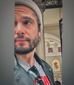 Haluk Piyes Instagram - ‘The Other Cheek will Come Back’

- Oysa atamız aynı değil mi…? 
- Yakında gelip anlatır!!! 👊🏻😎

✌🏽♥️ #Love #Peace #Free #Free #Free
