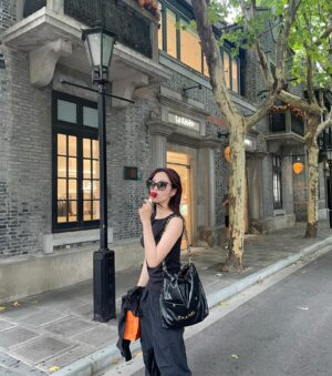 Ham Eun-jeong Instagram - 스케줄 마치고 공항 가기전, 잠깐이어도
아이스크림 먹는걸로도 충분한 자유였음🍦