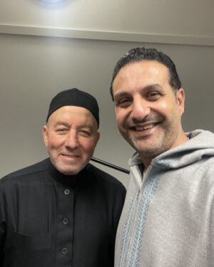 Hamada Barakat Instagram - الشيخ الجليل محمد جبريل …عشرين سنة بلف وراه جوامع مصر وعمري ماشفته/ ربنا كرمني بصلاه التراويح  السنادي معاه في إمريكا في العشر الأواخر ❤️🙏❤️🙏❤️🙏