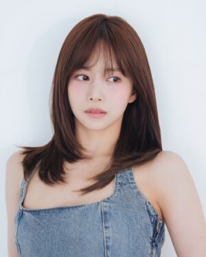 Han Bo-reum Instagram - 오랜만에 프로필! 📸