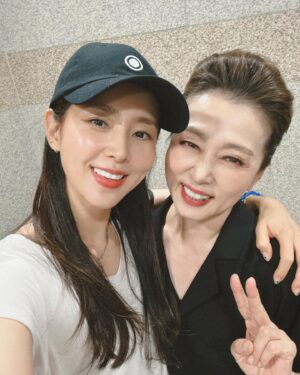 Han Chae-a Instagram - 지난 ♥