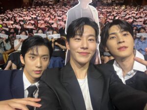 Han Do-woo Instagram - 함께 해 주신 모든분들 잊지못할 추억 만들어주셔서 너무너무너무 감사합니다 🌟🌟🌟🌟
다시만나는 그날까지 
#멈추지마네버스탑🤚 

보내주신 선물과 편지 모두 꼼꼼히 읽어보고 있습니다! 큰사랑과 관심주셔서 너무너무 감사드립니다 앞으로 좋은 배우가 되어 보답하겠습니다 🙌

#비의도적연애담 #비연담
