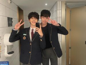 Han Do-woo Instagram - 2주간 총 24번의 무대인사가 무사히 끝났습니다 함께해주신 모든 분들 감사합니다.
여러분들의 큰 관심과 사랑덕분에 비의도적 연애담이 영화로 만들어 질수 있었던것 같습니다 무대인사를 통해 여러분들을 만날 수 있어 너무 행복했습니다. 

너무나 큰 사랑 받아갑니다
우리 다시 만나는 그날까지
#멈추지마네버스탑🤚 

#비의도적연애담 #비연담
#영연담
