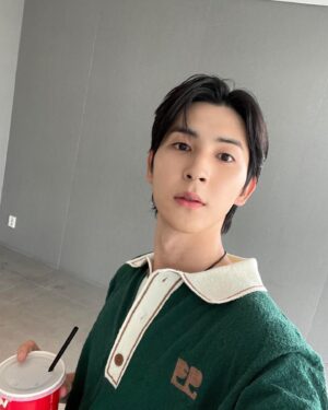 Han Do-woo Instagram - 🍿🥤